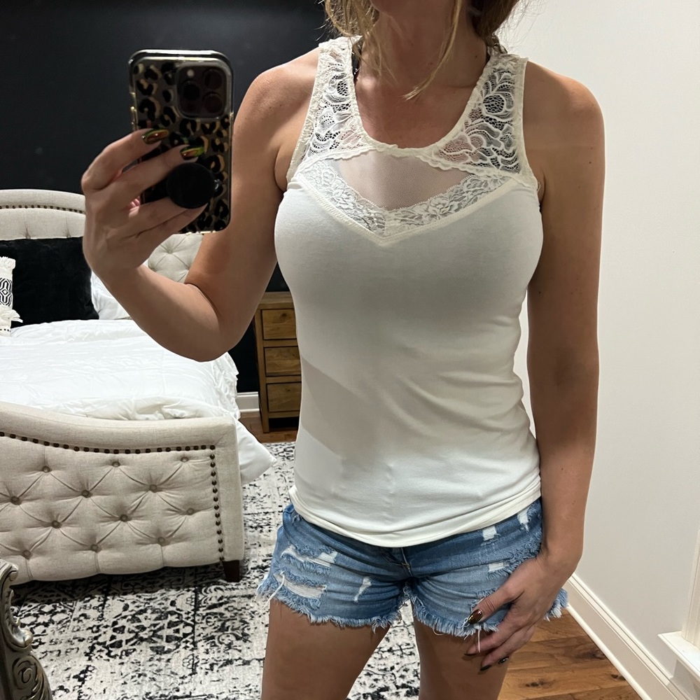 BKE cami Medium cream color with lace